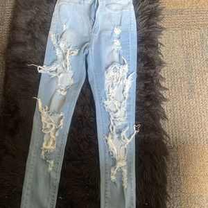 Light blue washed jeans